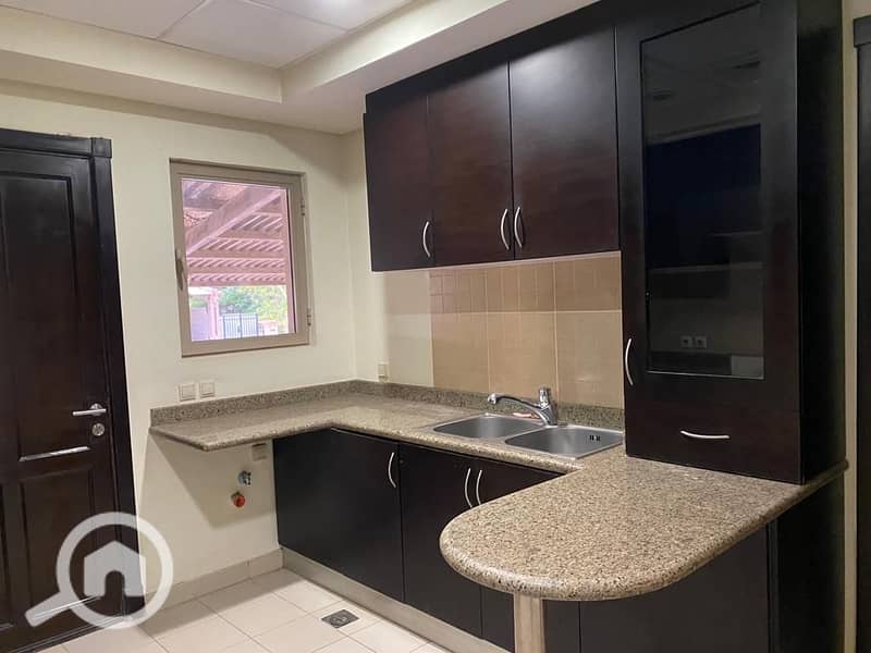 5 4c0edca4-c5eb-47e8-9f50-7369f04cd837. jpg