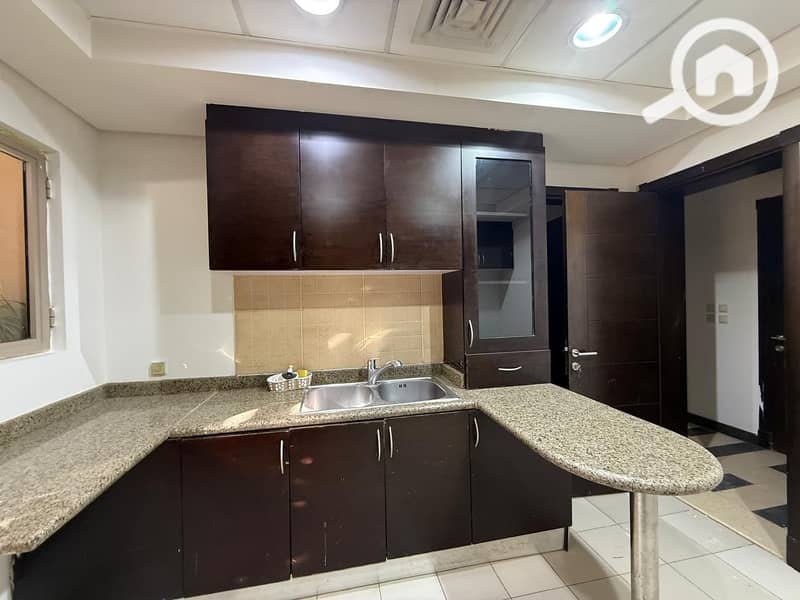 8 9e3273ff-6642-4ad8-a6d1-f13049da5171. jpg