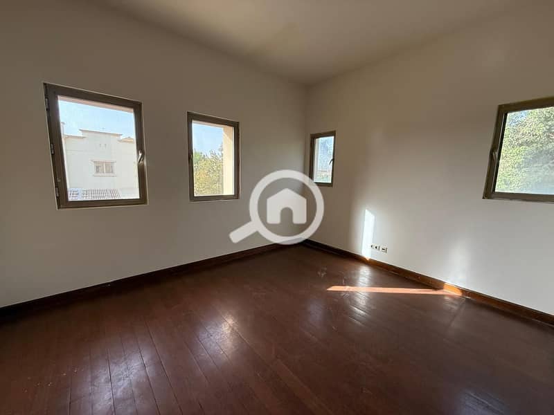 12 ad47e910-d5bf-4a49-9918-84d732c6fc3e. jpg