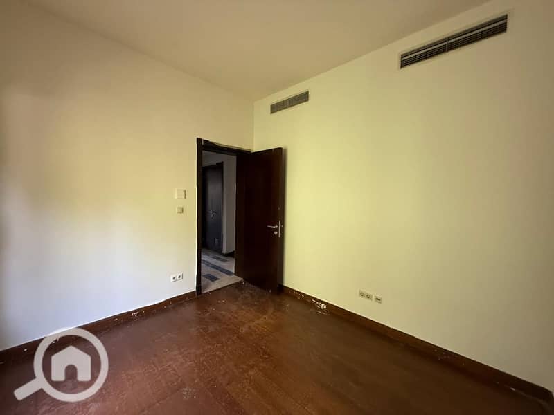 15 d15cacdb-5648-45bb-a6a7-b0ecc3e40f26. jpg