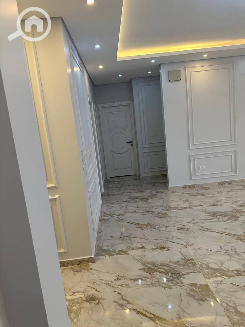 2 07778347-2b7c-46ed-8688-d0e894264df4. jpeg