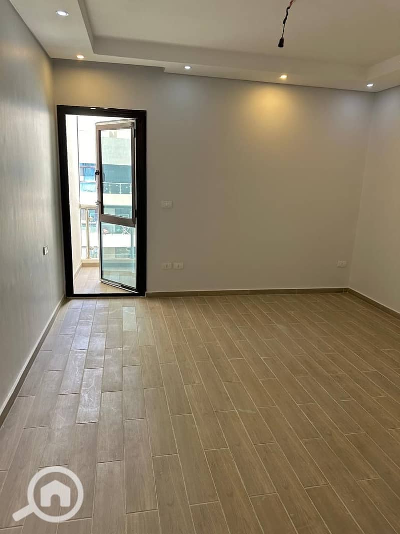 3 e5c81203-8057-47ca-9193-502ee2ab696b. jpeg