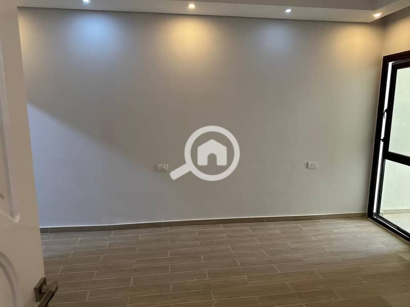 5 365654c3-16d6-4dec-809a-a778e31b77a1. jpeg