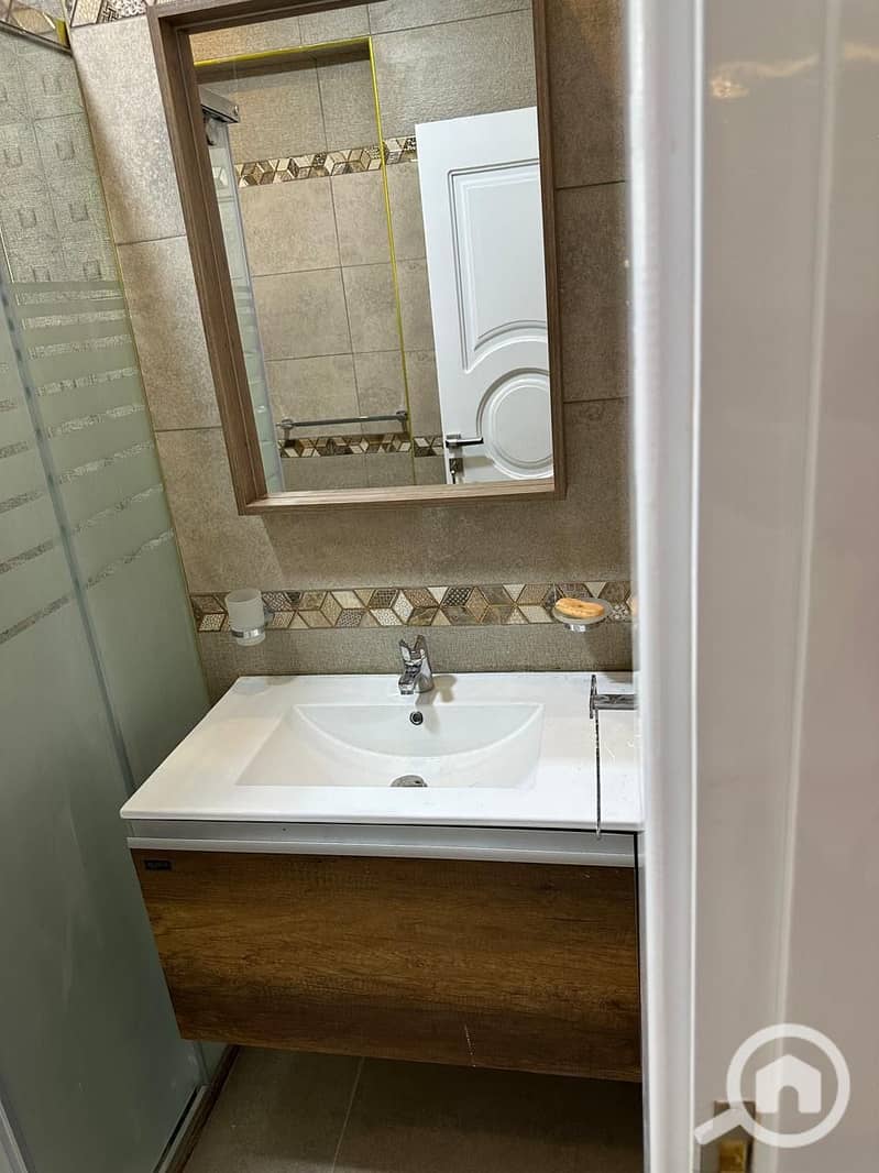 14 366e6776-2b80-4ede-aa5b-73759346db38. jpeg