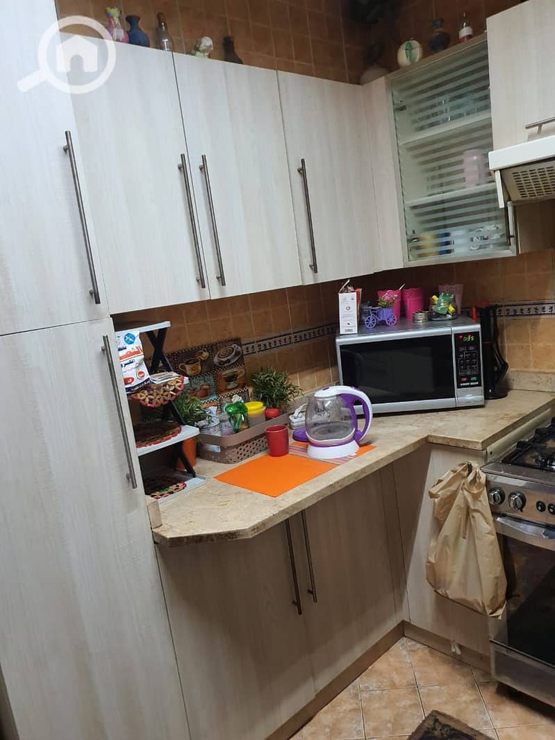 7 69c85f61-ad95-4c95-b870-f1d5bef6e0a1. jpeg