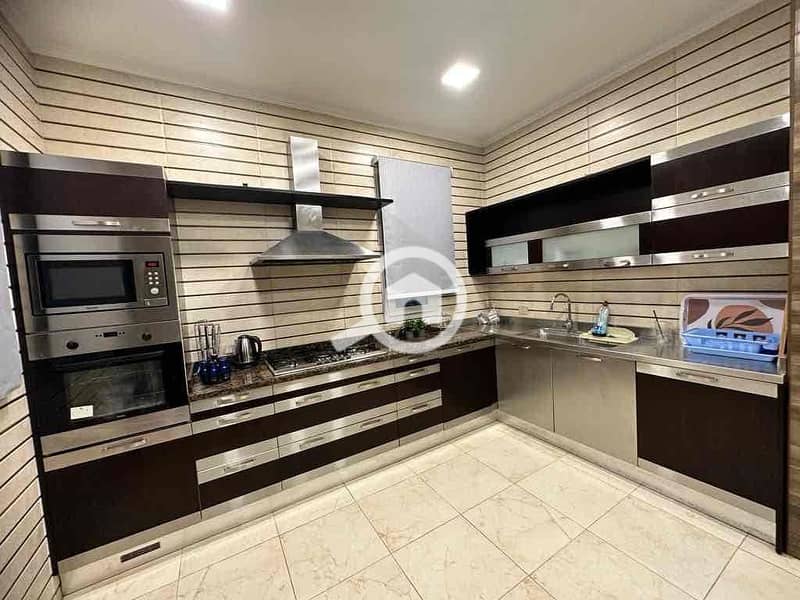 14 eff88089-5fb9-49ce-bd72-47a9bc6a6f86. jpg