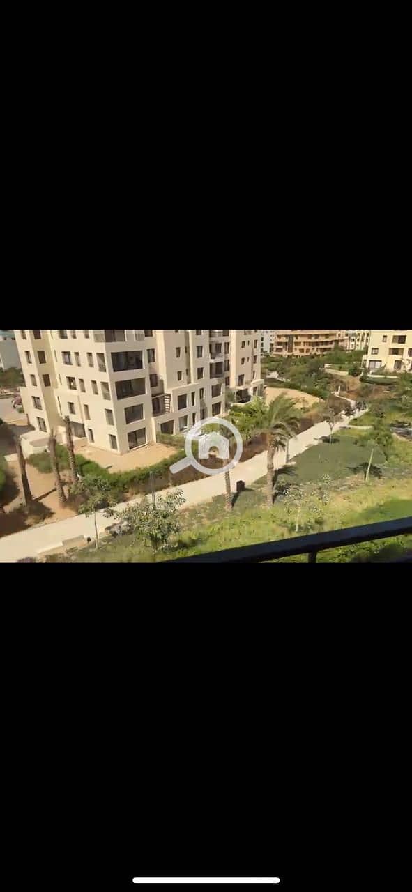 2 4e31a975-b18f-473f-abd1-4db628a81ce6. jpg