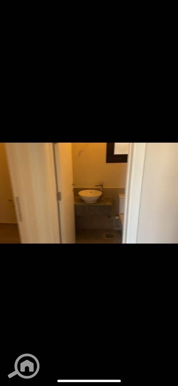 10 bff14ab6-b39c-4658-8b32-24fc10ee5873. jpg