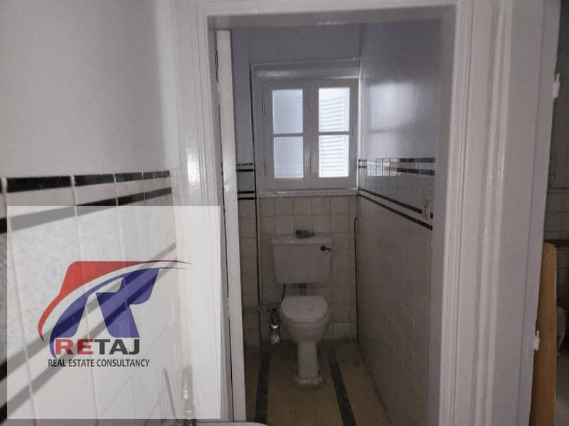 4 86e04495-7b16-407e-82bd-9863c643221f. jpg