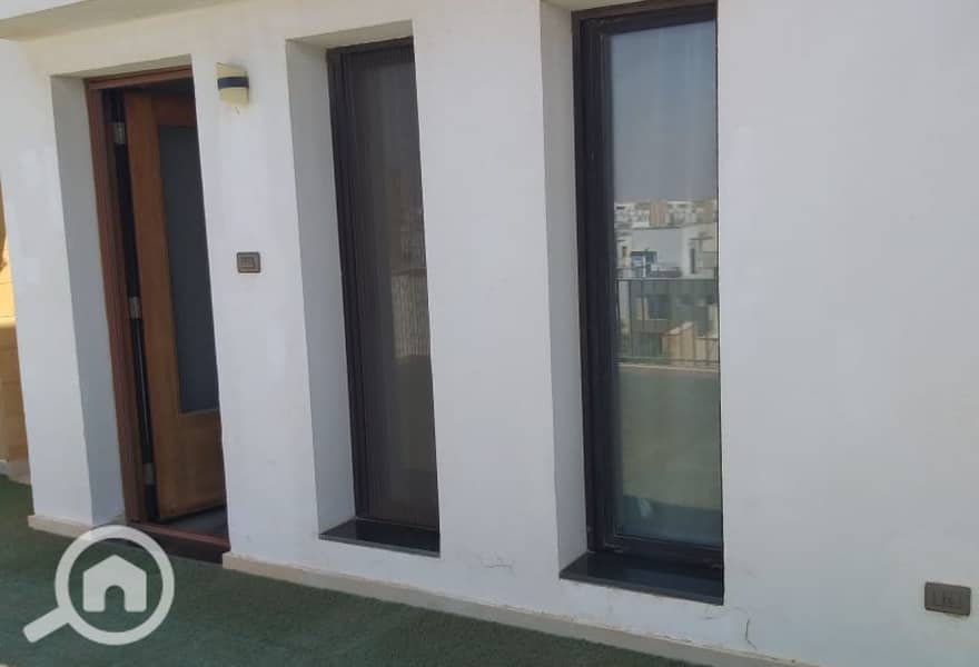 2 91ebdddc-7ac8-402d-b96f-5979c4beb388. jpg