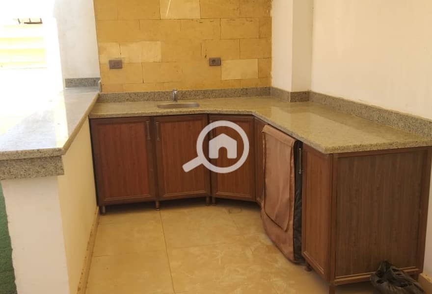 5 b4751b0d-f77f-456e-a755-cdb76c4a8f5c. jpg