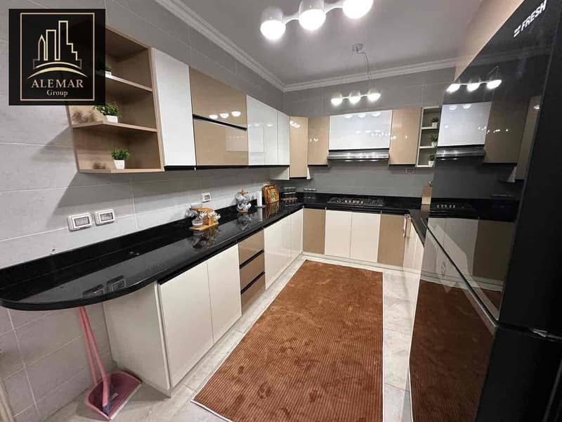 10 804215e8-a180-496d-bddb-5f9e79a2fc47. jpg