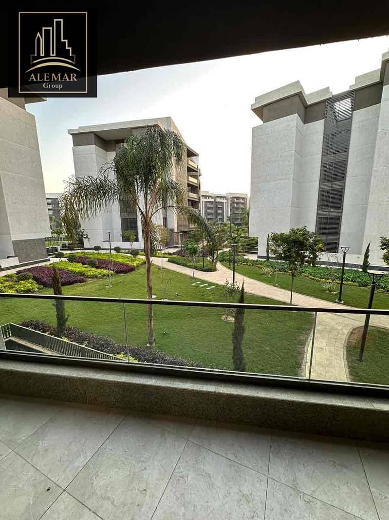 12 b629bcb6-ac7e-44d1-b185-4fe0aabe888f. jpg