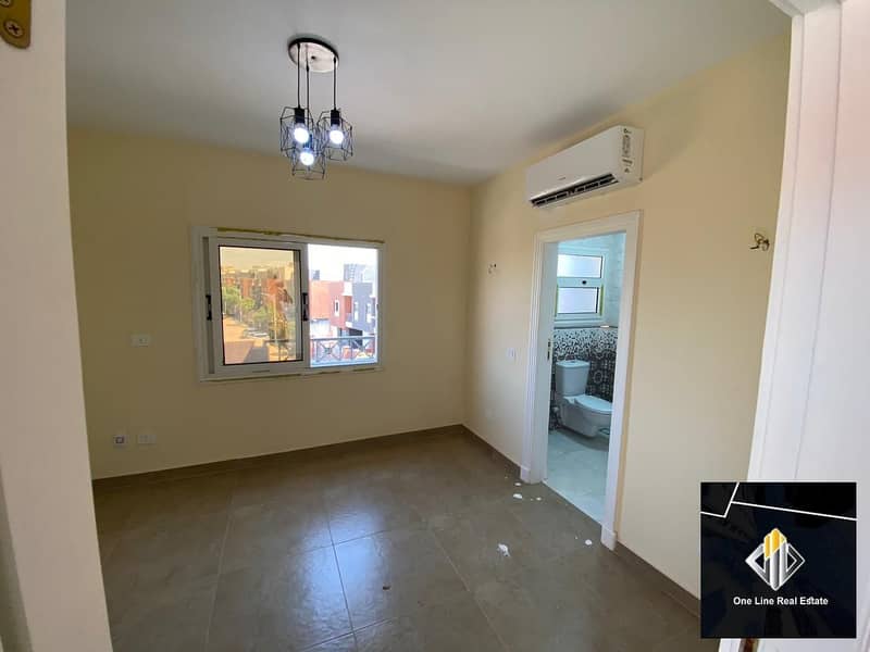 12 62b33907-aa4c-4f48-9c48-c20e8d6f9411. jpeg