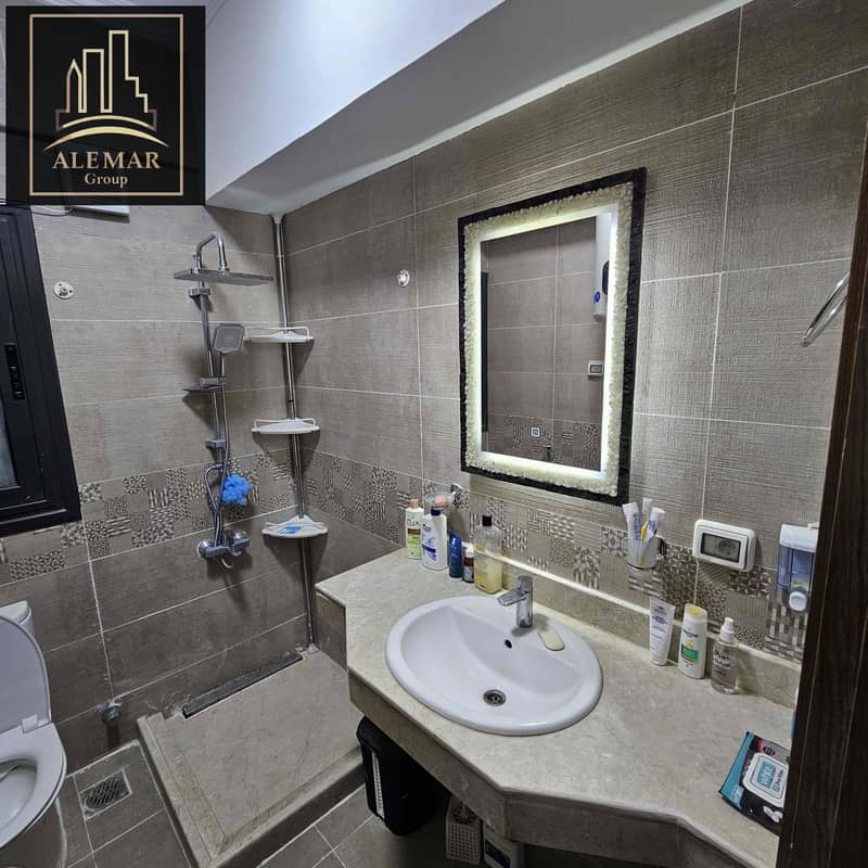 12 0b922651-878c-4d41-8ff7-bb5403af8f4b. jpg