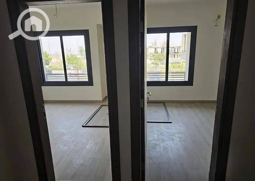 12 30776400-800x600. jpg