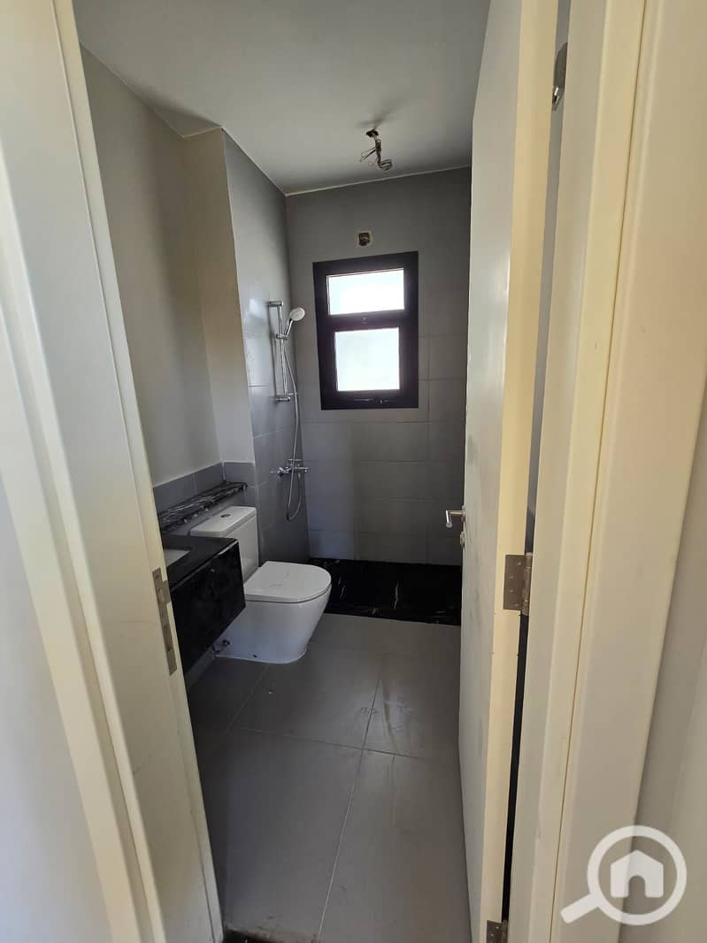 5 565185c1-bcbf-4b63-82f0-cd2bf95de982. jpg