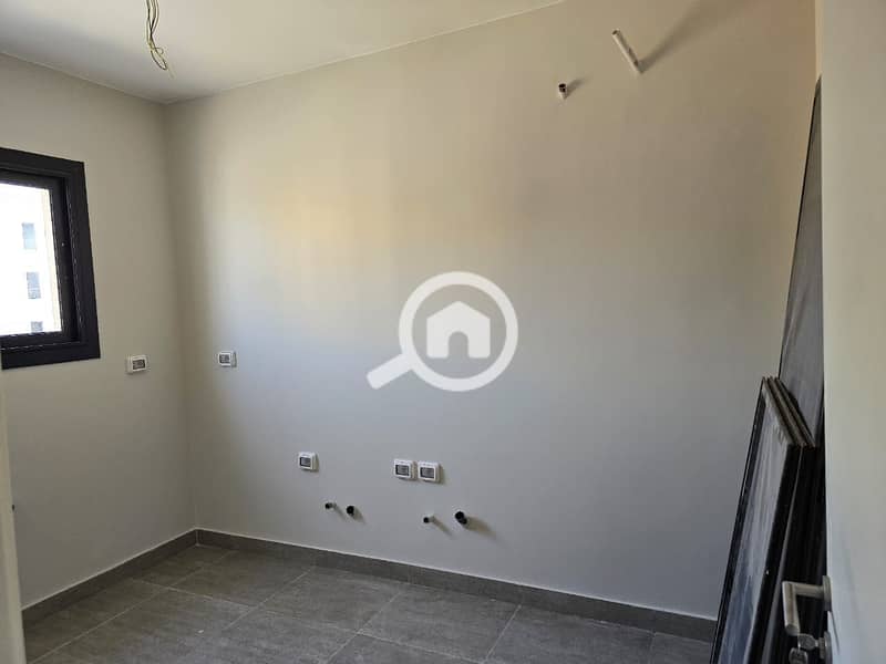 11 296243d0-d1fa-4c93-8f2b-5a5b1836bf2b. jpg