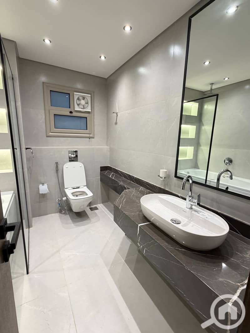 26 tempImageKLdrLG. jpg