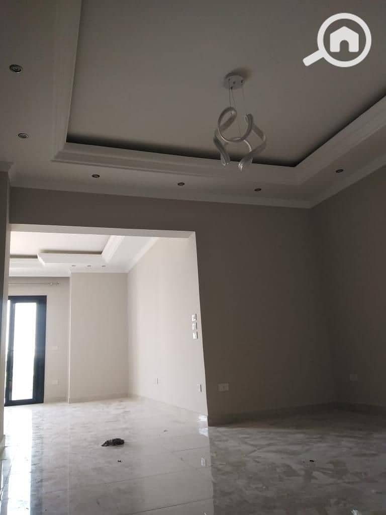 3 2fe594a1-2fc3-406d-b0a3-980d93b0f3ae. jpg