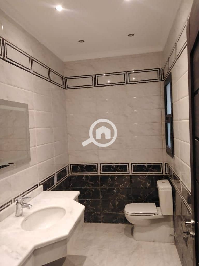 12 a7d3a131-58fa-41a6-9ac6-1a91245b1a61. jpg