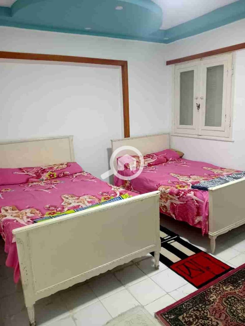 1000571703. jpg 1000571703. jpg