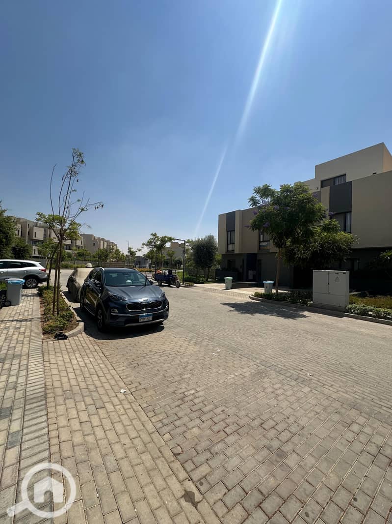 5 WhatsApp Image 2025-09-05 at 20.06. 54_93958569. jpg