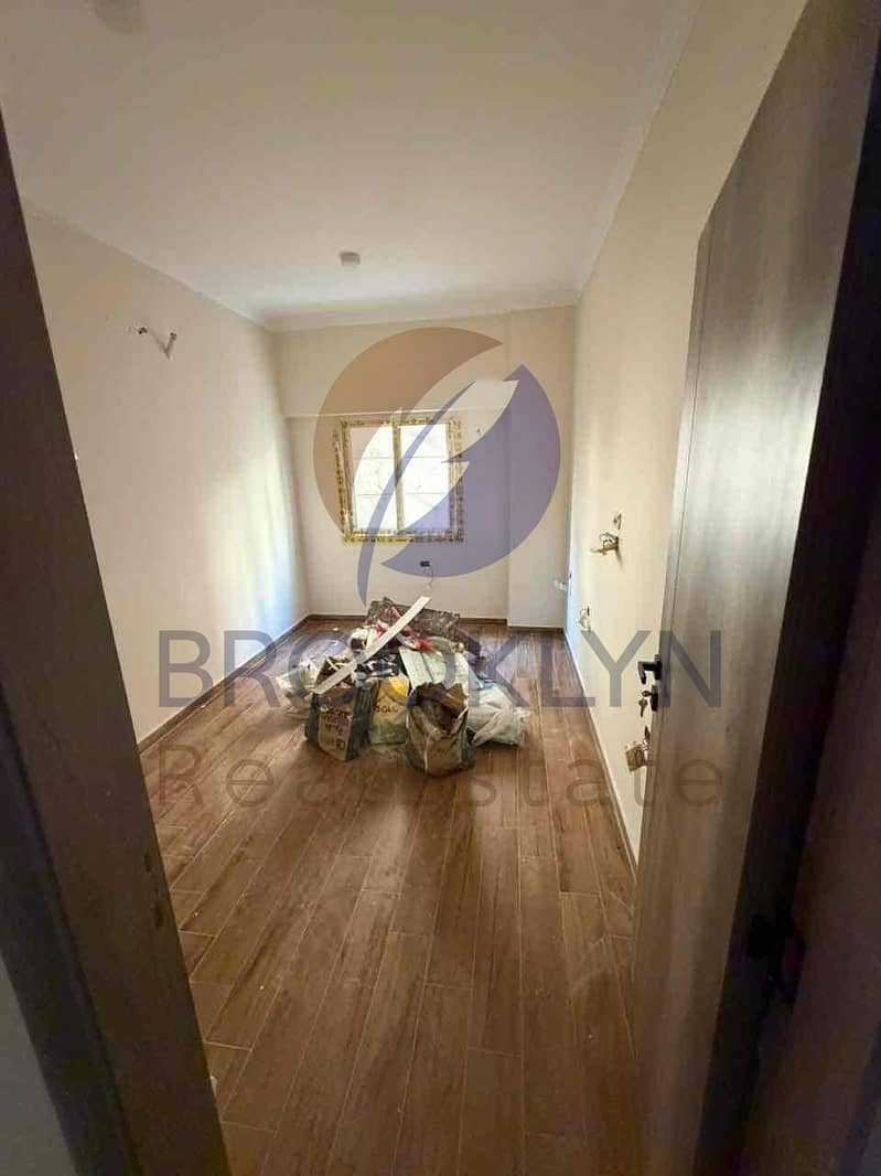 10 d25f7db7-e028-4492-a766-de5c74253284. jpg