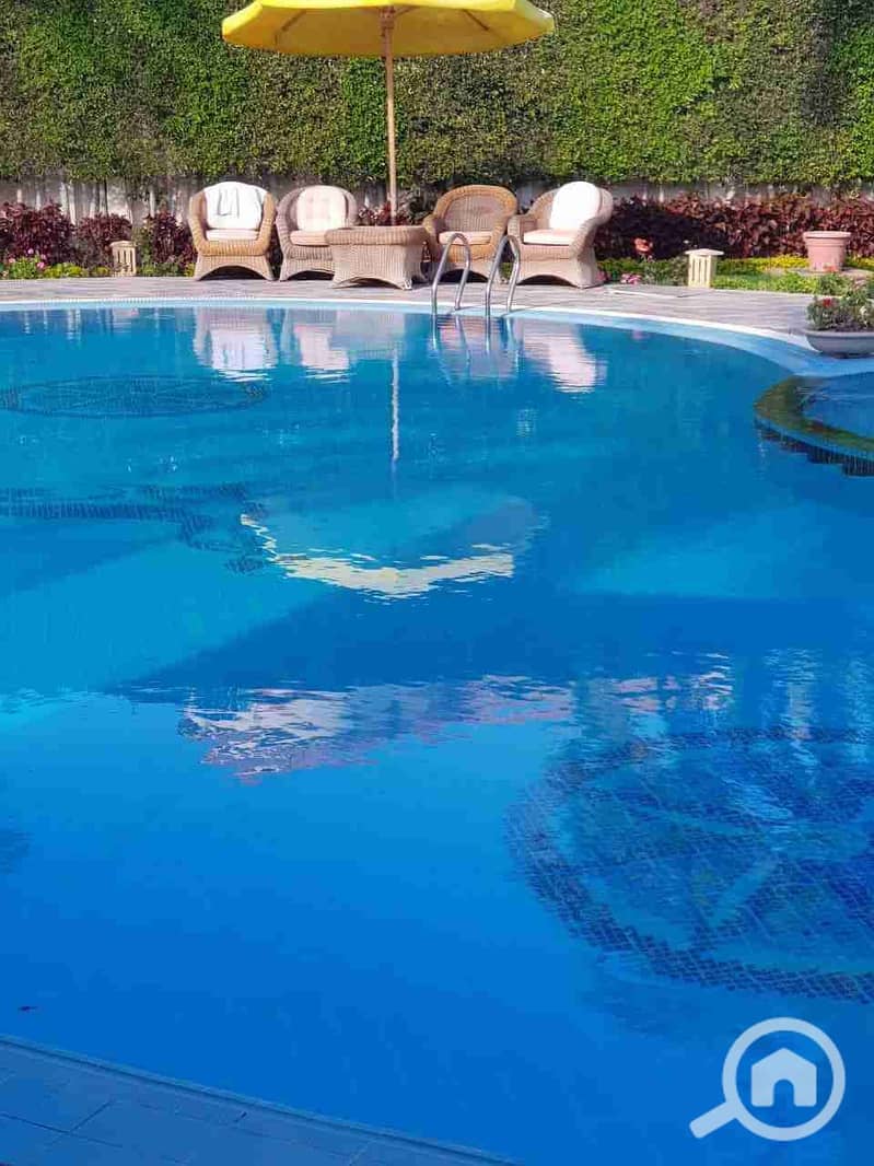 3 received_5591380424324051. jpeg