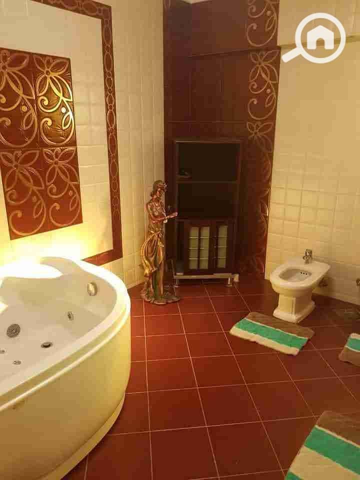 15 received_692775105710826. jpeg