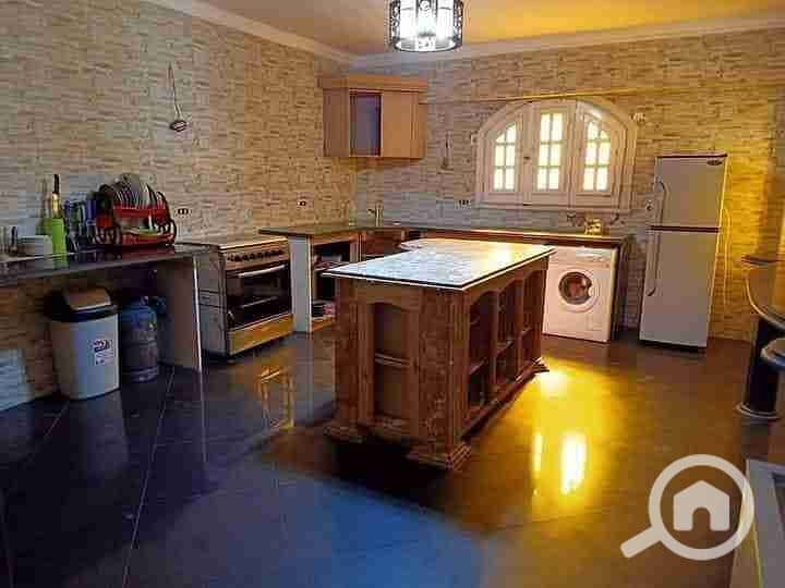 18 received_722914109141267. jpeg