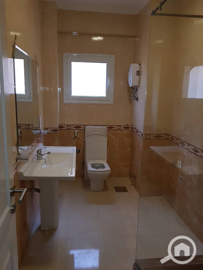 12 734366cf-c852-4a3f-aa20-4be5b324cb58. jpg