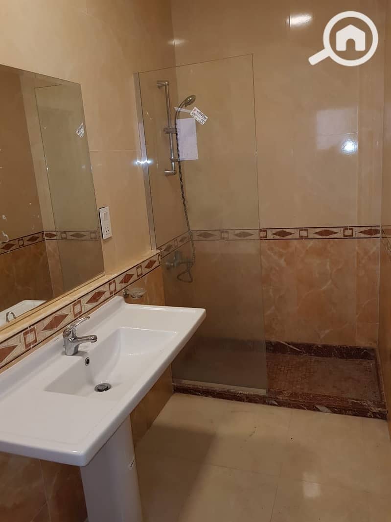 14 d91209aa-025d-41fe-b11f-2621a5416879. jpg