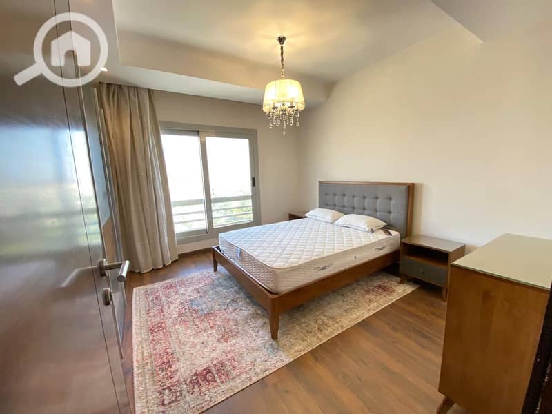 4 6852b48c-c297-4ec3-b6bc-f984f94fb0d4. jpg