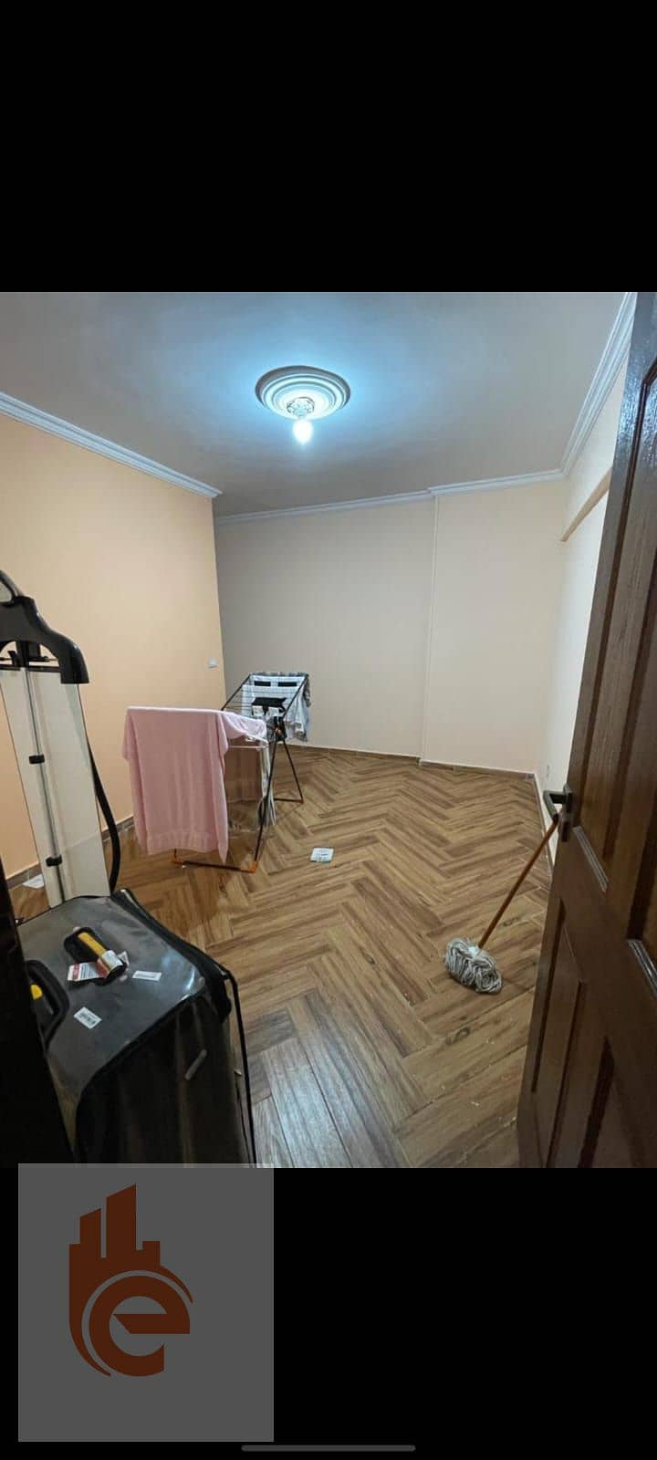 4 4a289ab8-a2b8-4d59-907b-da9bb57b45db. jpg