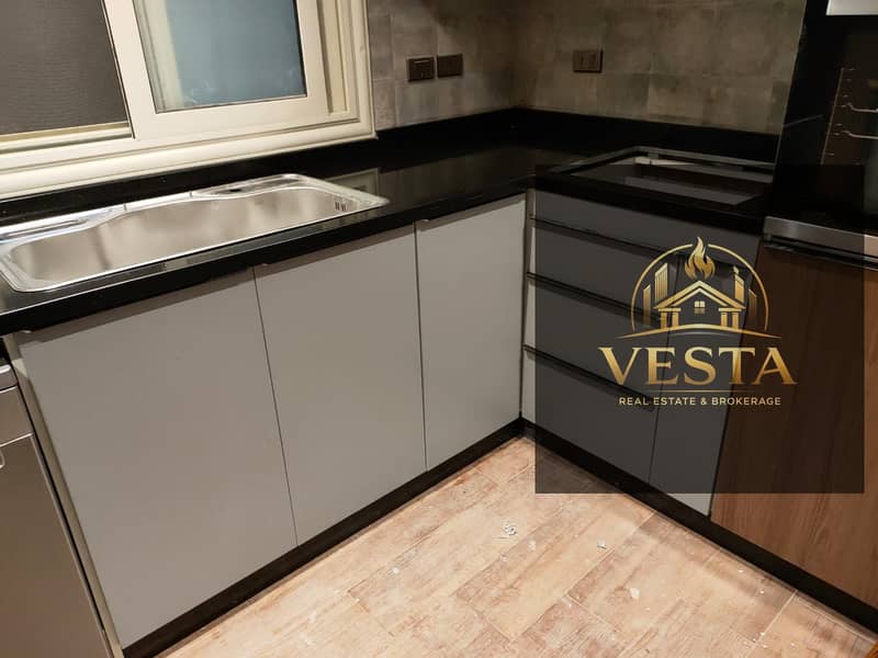 10 086893da-e64a-467c-9be1-ad44a106ef67. jpg