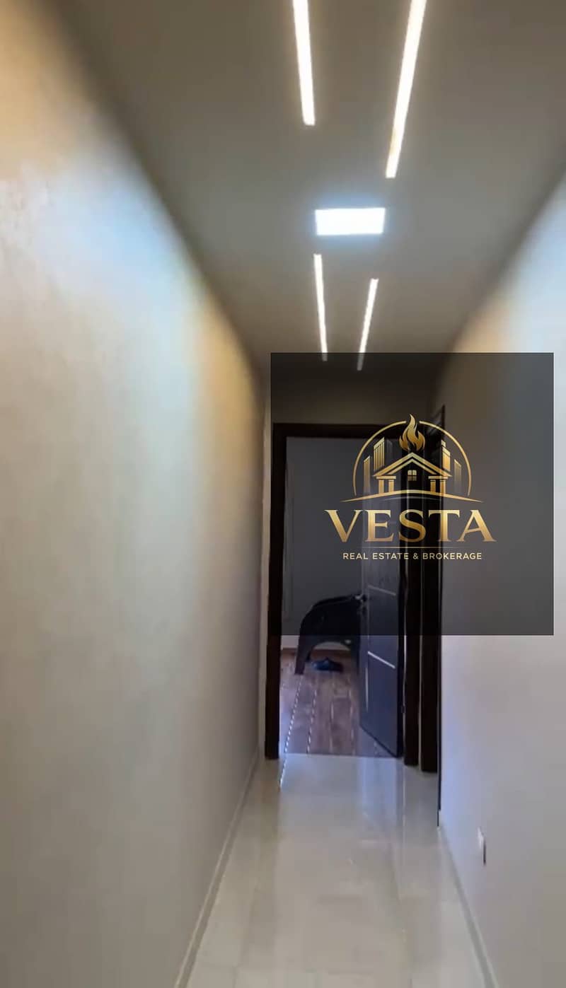 4 54bd77bc-1b29-44b2-a82f-7309950b6c24. jpg