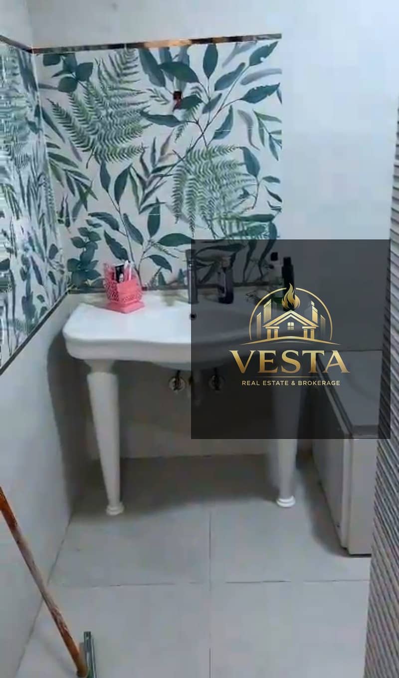 10 c914d4cf-f007-44a2-b84e-cf84aa135bd0. jpg