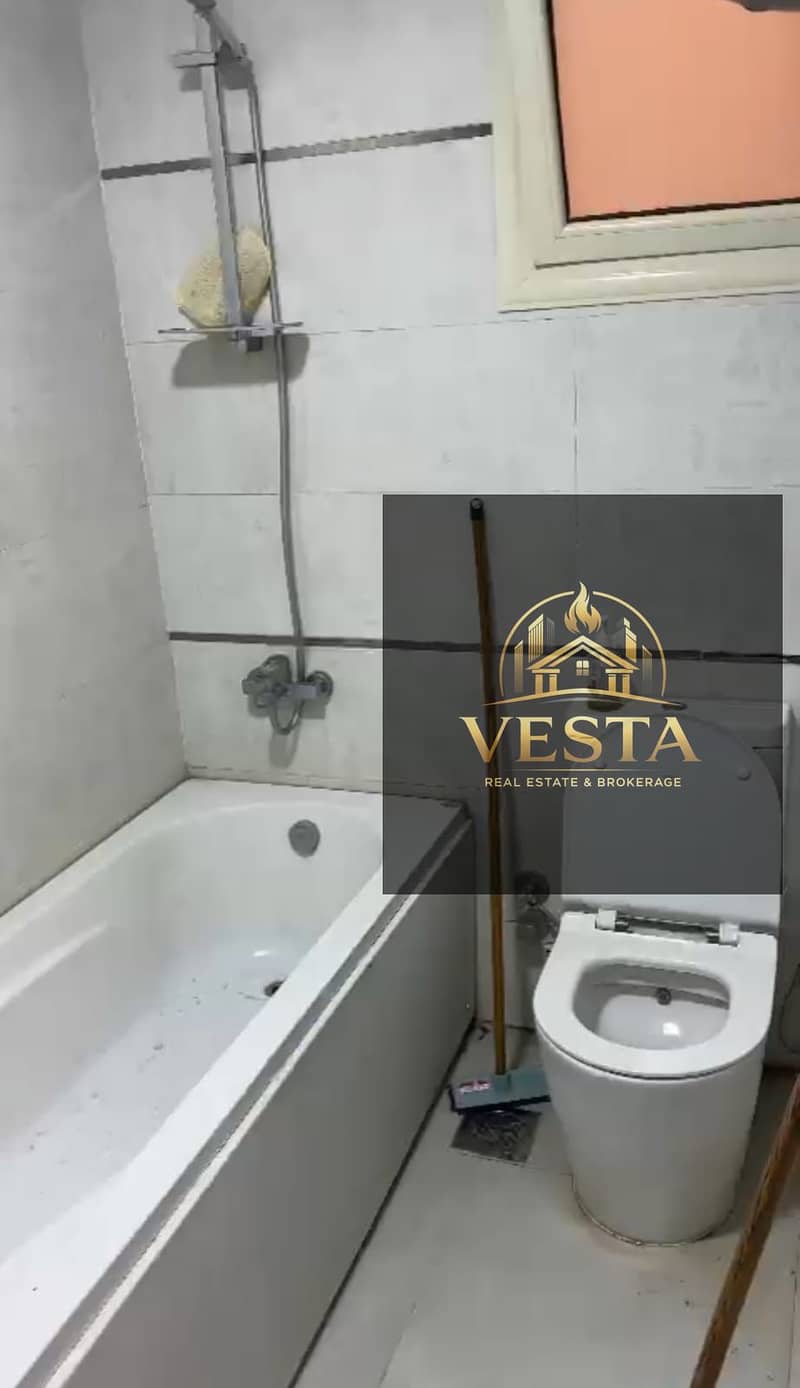 13 f3b897f0-3680-47bb-a632-2e5f0da3f3f5. jpg