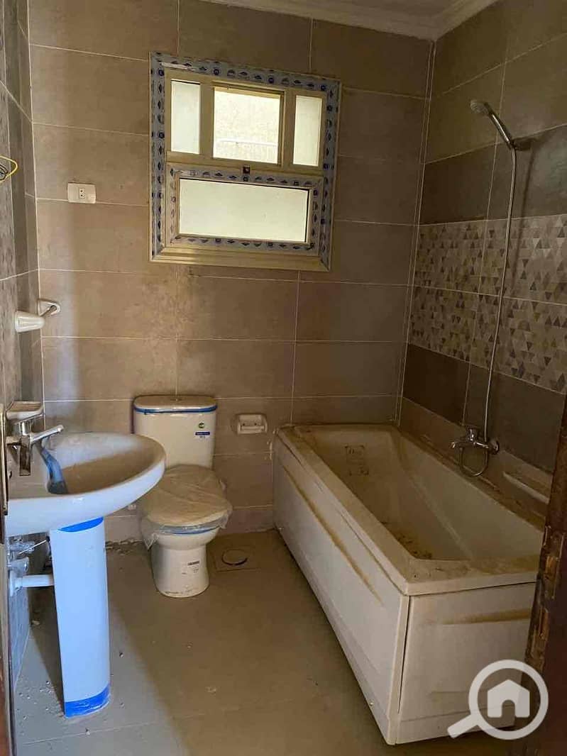 7 2e2400b6-07ff-463c-9f38-7813dfb84c0e. jpg