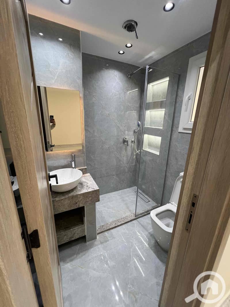 8 37f3e0e6-dd71-47a6-94da-f55b6cb945b5. jpg