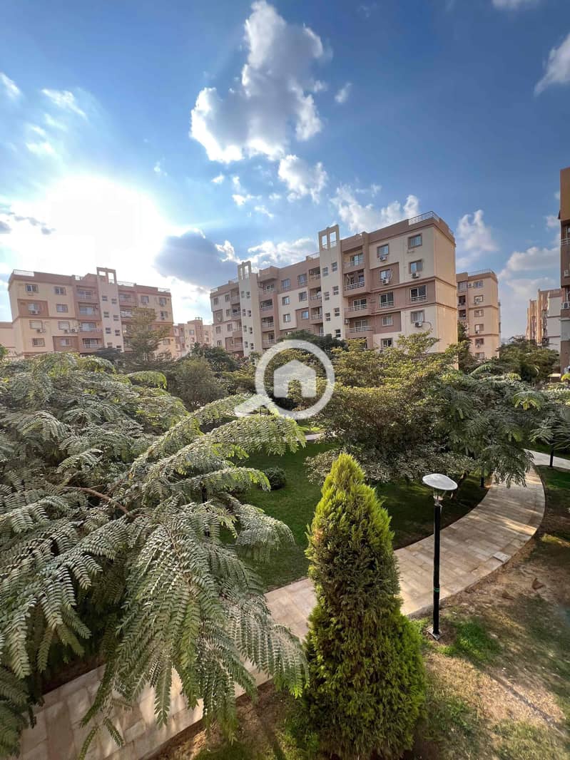 9 e5aebc96-d1c6-4d16-a38d-8fb7605768ee. jpg