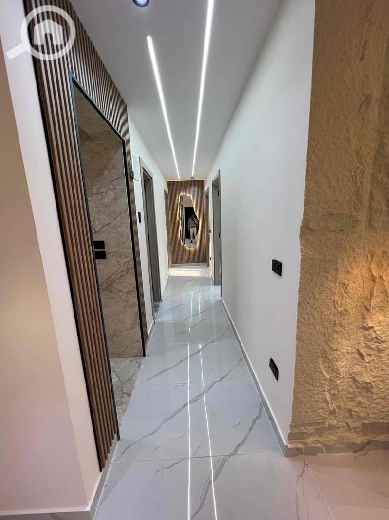 11 7cbf9c8f-5339-4fa5-a7af-5db26ed0843b. jpg