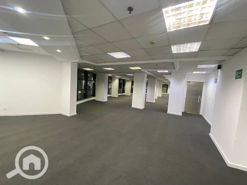 12 PHOTO-2025-12-07-22-36-42 12. jpg