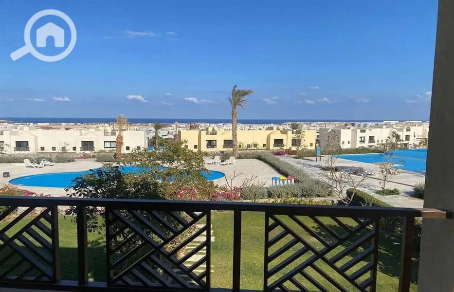 12 5489213-a28f1o. jpg