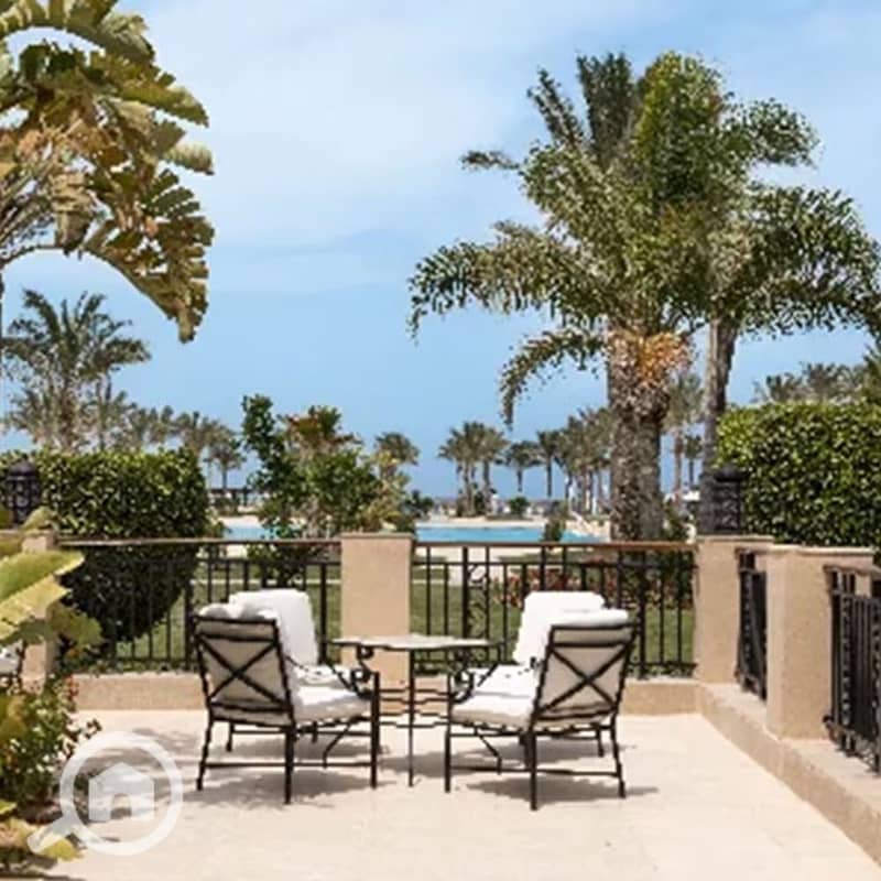 12 imgi_5_683f7809cd0542c4fa24b4fb_About. jpeg