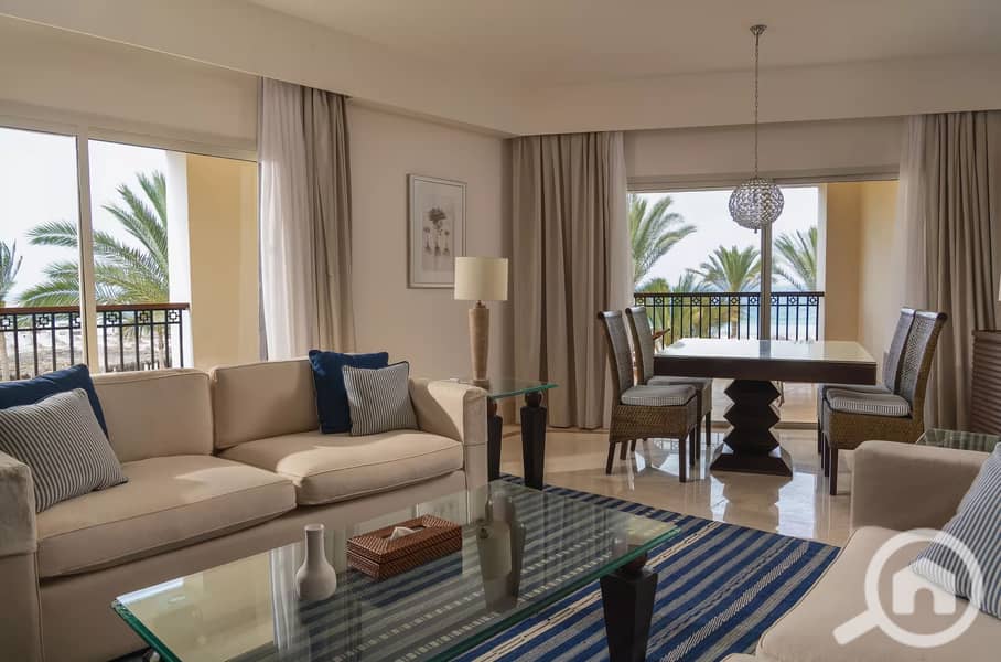 28 imgi_17_6855d95765107390a59b4160_04. jpeg