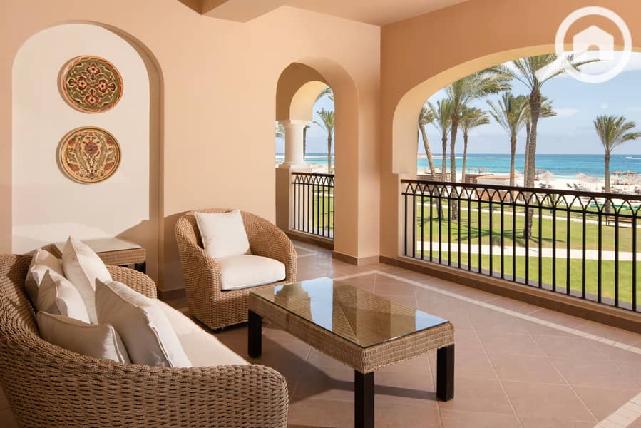 15 imgi_15_6855d88569e51a0fe23dc5db_Executive Suite Terrace. jpeg