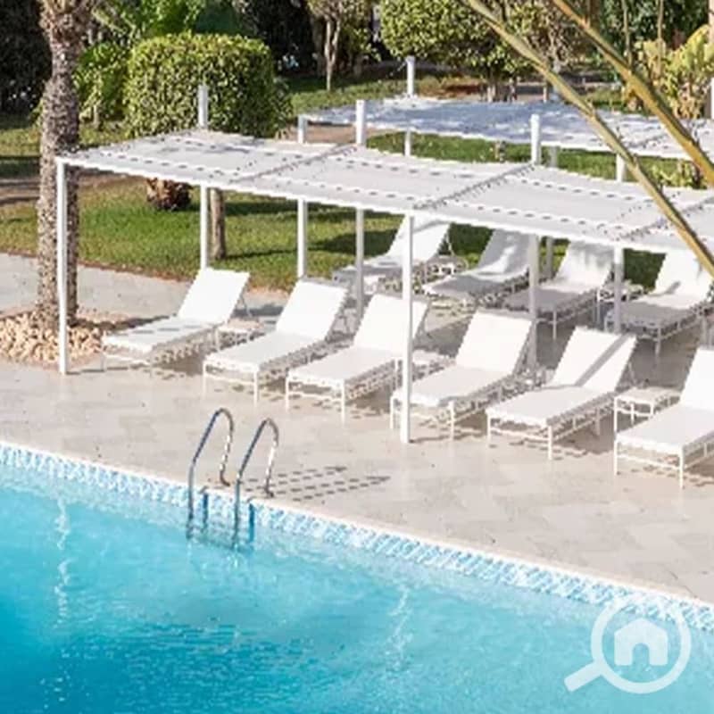 12 imgi_5_683f7820e8d275cab424ee0f_About. jpeg