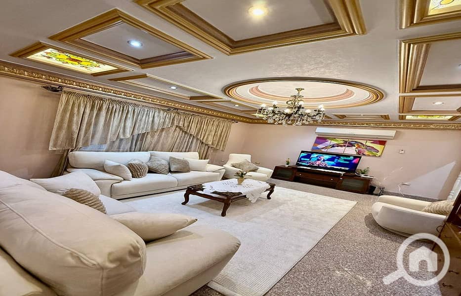 27 ce6e0a3f-c6dc-49b5-a36c-834ab51757e9. jpg